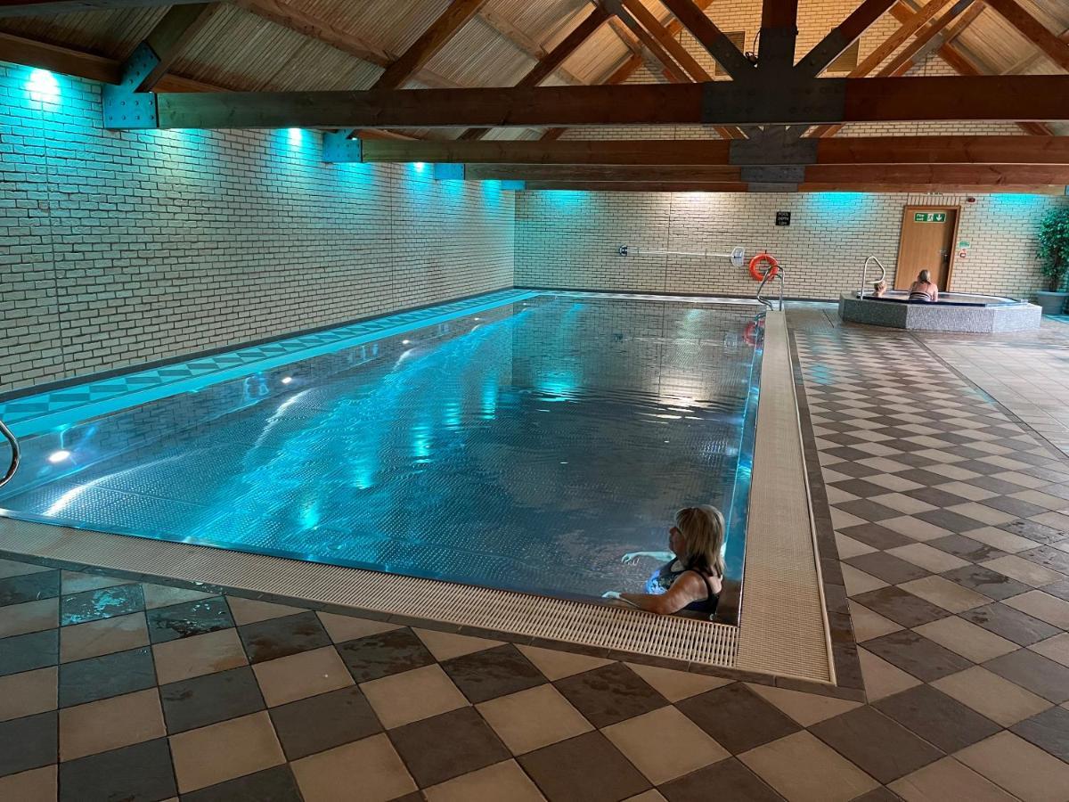 Oak Boutique Lodge Includes Hot Tub Air Con & Dog York Luaran gambar